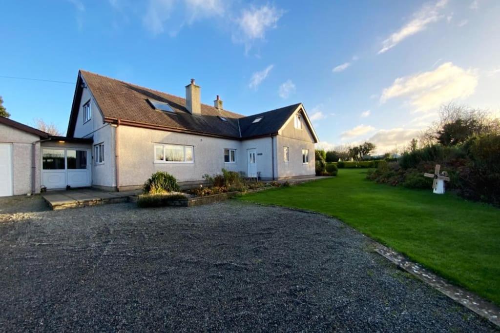 Jaw-Dropping Beach House In Anglesey Villa Benllech Exterior foto